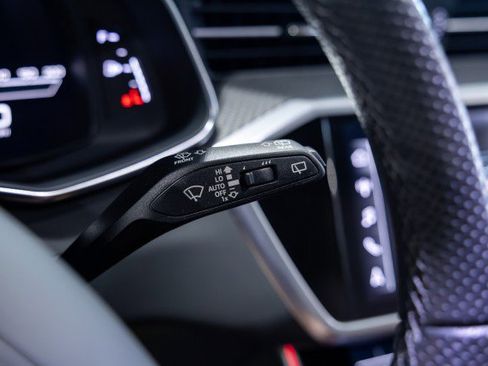 Used 2023 Audi RS 6 w/ Carbon Optic Package image 40