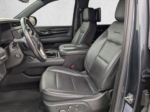 Used 2021 GMC Yukon XL Denali w/ Denali Premium Package image 13