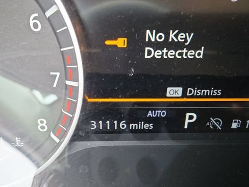 Used 2024 Nissan Pathfinder SL AWD/4WD image 16