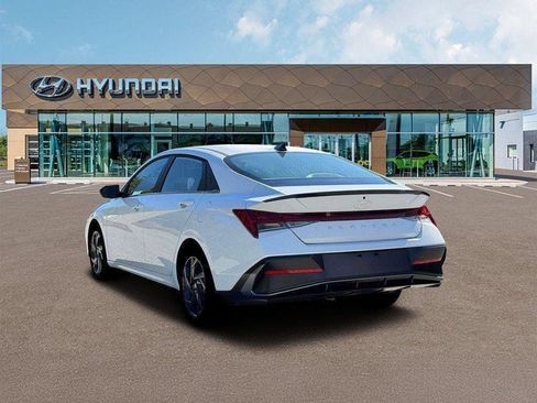 New 2026 Hyundai Elantra SEL Sport Premium FWD image 5