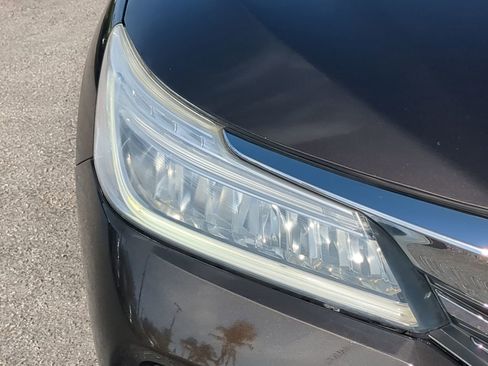 Used 2016 Honda Accord Touring image 10