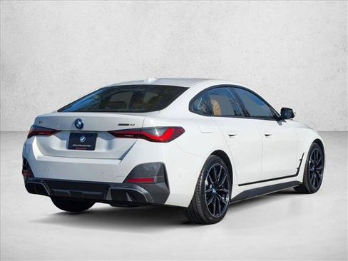Used 2023 BMW i4 eDrive40 w/ M Sport Package image 5