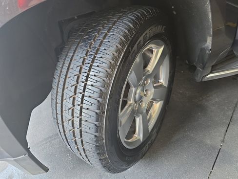 Used 2018 Chevrolet Tahoe Premier AWD/4WD image 33