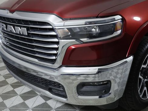 Used 2025 RAM 1500 Laramie AWD/4WD image 38