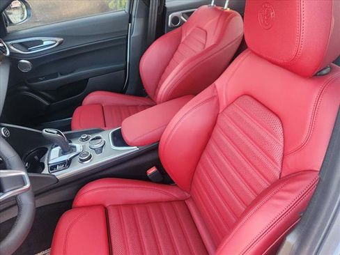 Used 2024 Alfa Romeo Giulia Veloce image 26