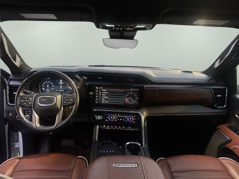 Used 2025 GMC Sierra 2500 Denali Ultimate w/ Snow Plow Prep/Camper Package image 12