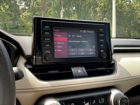 Used 2019 Toyota RAV4 XLE FWD image 31