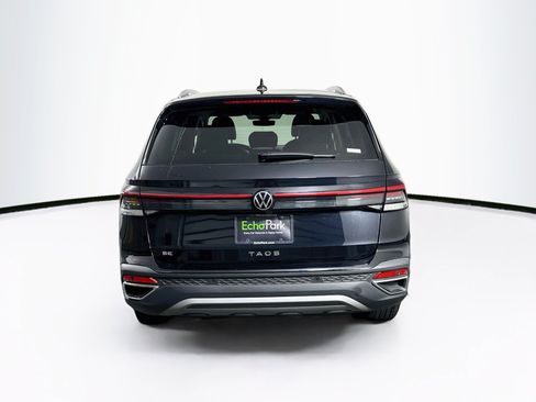 Used 2026 Volkswagen Taos SE FWD image 7