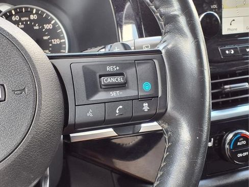 Used 2023 Nissan Pathfinder SL AWD/4WD image 11