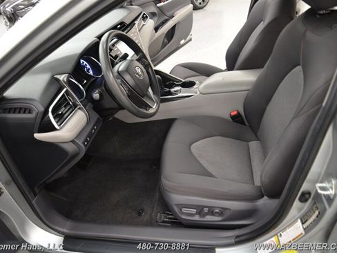 Used 2018 Toyota Camry LE image 14