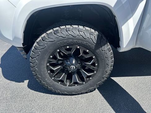 Used 2023 Toyota Tacoma TRD Sport AWD/4WD image 16