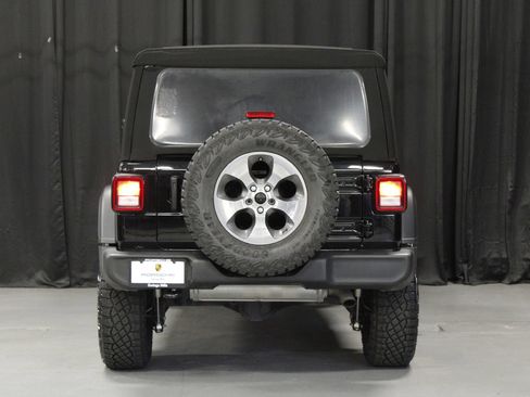 Used 2022 Jeep Wrangler Unlimited Sport AWD/4WD image 4