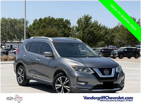 Used 2017 Nissan Rogue SL w/ SL Premium Package FWD image 2