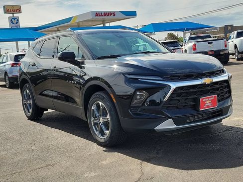 Used 2024 Chevrolet Blazer LT w/ Convenience Package FWD image 6