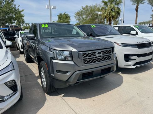 Used 2022 Nissan Frontier SV AWD/4WD image 5