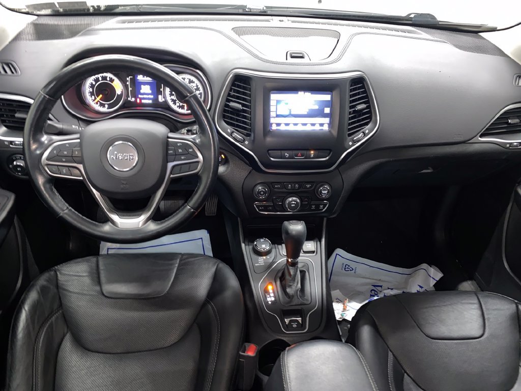 Used 2021 Jeep Cherokee Latitude Lux w/ Sun & Sound Group AWD/4WD image 24