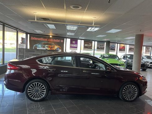 Used 2018 Ford Fusion SE w/ Fusion SE Technology Package image 5