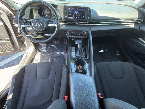 Used 2023 Hyundai Elantra Blue FWD image 26