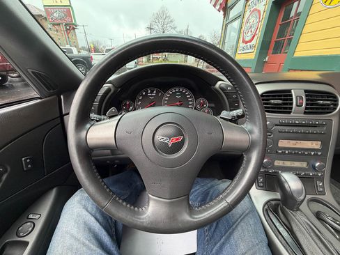 Used 2006 Chevrolet Corvette Convertible w/ Preferred Equipment Group image 30