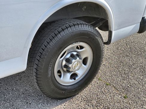 Used 2020 Chevrolet Express 2500 Work Van w/ Communications Package image 10