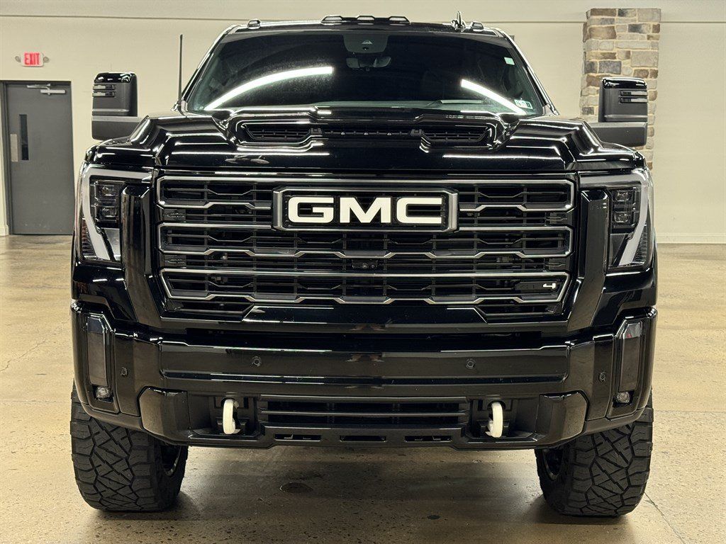 Used 2024 GMC Sierra 2500 AT4 w/ AT4 Premium Plus Package AWD/4WD image 2