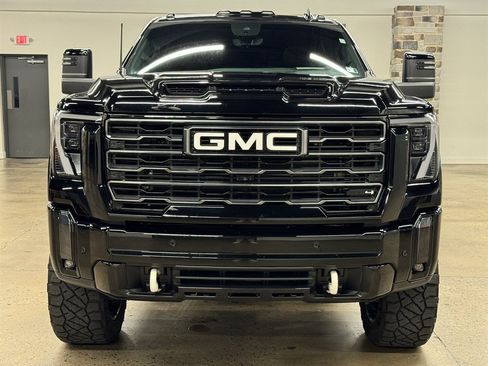 Used 2024 GMC Sierra 2500 AT4 w/ AT4 Premium Plus Package AWD/4WD image 2