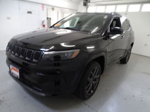 Used 2025 Jeep Compass Limited w/ High Altitude Package AWD/4WD image 20