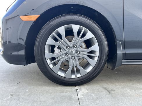 Certified 2026 Honda Odyssey Touring image 32