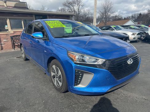 Used 2017 Hyundai Ioniq SEL image 4