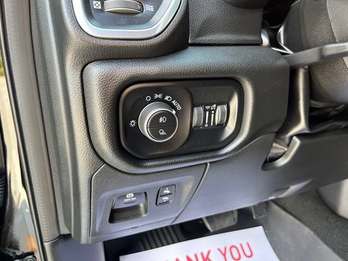 Used 2023 RAM 1500 Laramie AWD/4WD image 8