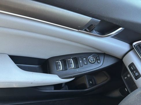 Used 2020 Honda Accord LX image 22