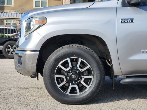 Used 2018 Toyota Tundra SR5 w/ TRD Off Road Package AWD/4WD image 6