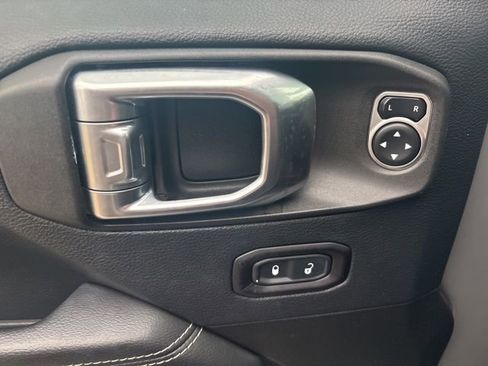 Used 2019 Jeep Wrangler Unlimited Sahara w/ Dual Top Group image 22