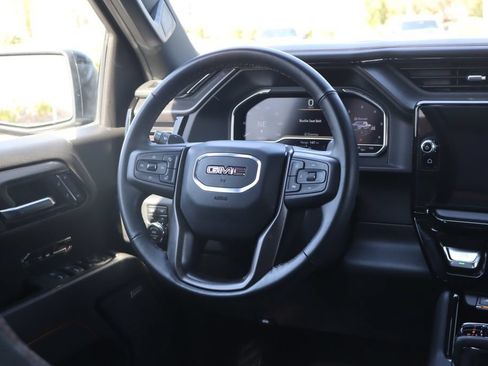 Used 2025 GMC Sierra 1500 AT4 w/ AT4 Premium Package AWD/4WD image 28
