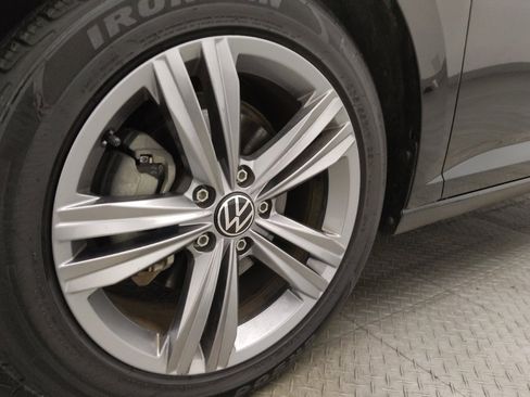 Used 2024 Volkswagen Jetta SE image 31