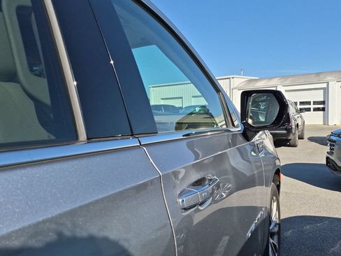 Used 2023 GMC Yukon Denali AWD/4WD image 11