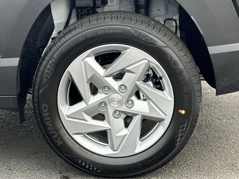 New 2026 Hyundai Kona SE image 24