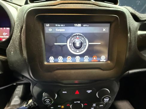 Used 2018 Jeep Renegade Sport w/ Power & Air Group image 28