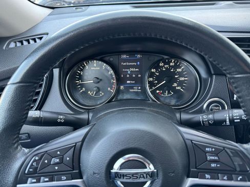 Used 2019 Nissan Rogue SV image 20