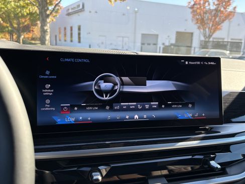 Certified 2025 BMW X5 M60i w/ Executive Package image 29