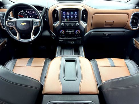 Used 2022 Chevrolet Silverado 2500 High Country w/ Z71 Off-Road Package image 23