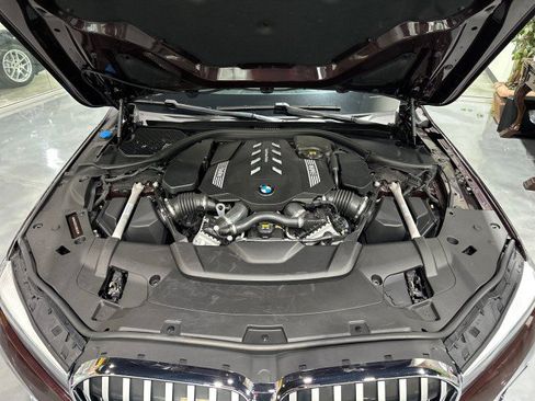 Used 2020 BMW 750i xDrive w/ Executive Package AWD/4WD image 24
