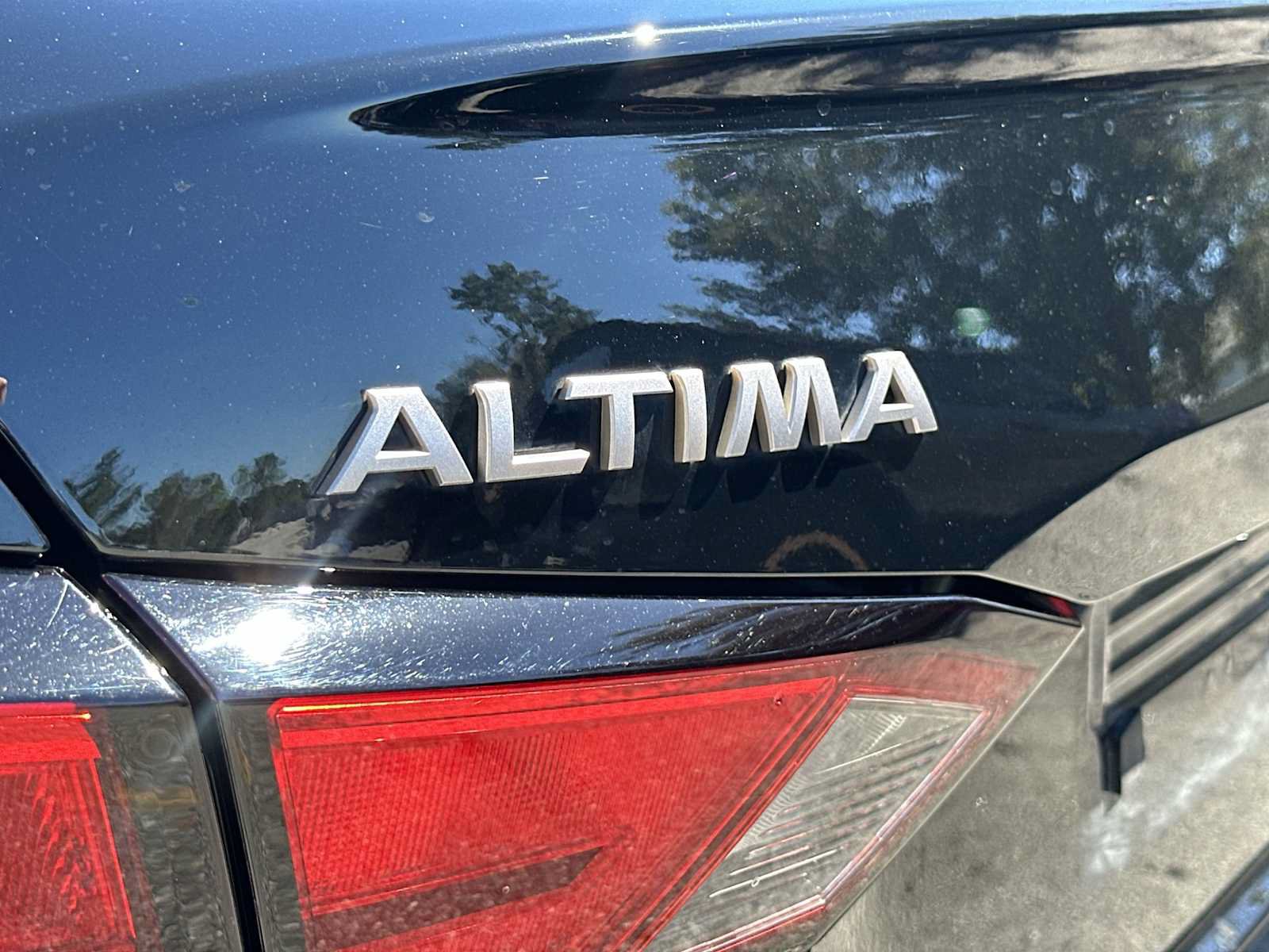 Used 2024 Nissan Altima 2.5 SR FWD image 11
