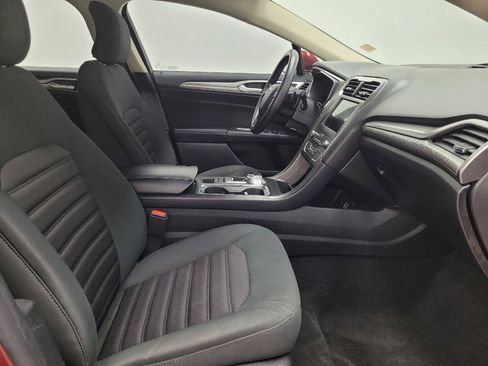Used 2019 Ford Fusion SE AWD/4WD image 21