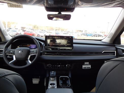 New 2026 Mitsubishi Outlander SEL image 35
