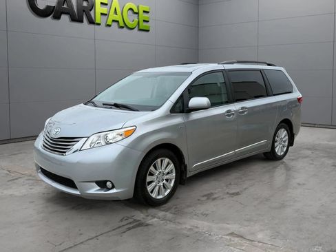 Used 2017 Toyota Sienna XLE Premium AWD/4WD image 5