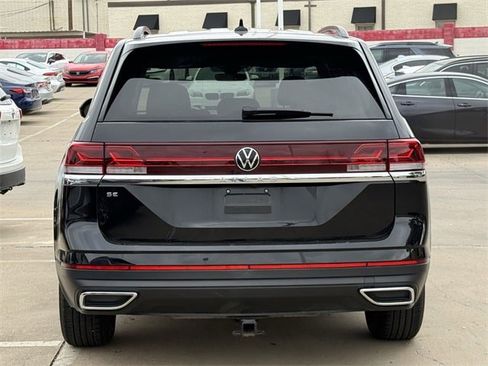 Used 2025 Volkswagen Atlas SE image 5