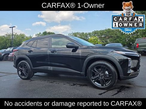 Used 2024 Chevrolet Trax ACTIV w/ Sunroof Package FWD image 3
