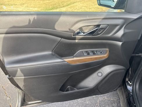 Used 2020 GMC Acadia SLE w/ Driver Convenience Package image 12