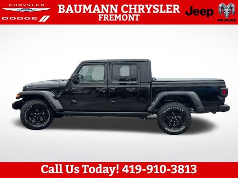 Used 2022 Jeep Gladiator Sport AWD/4WD image 5